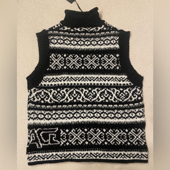 Versace Women’s knitted Sweater Vest - Picture 2 of 9